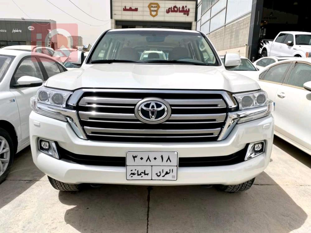 تۆیۆتا لاند کروزەر